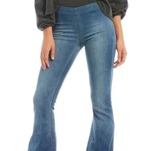 FREE PEOPLE PULL ON FLARE LEG JEANS W28